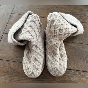 UGG Knit Boots - Size 7